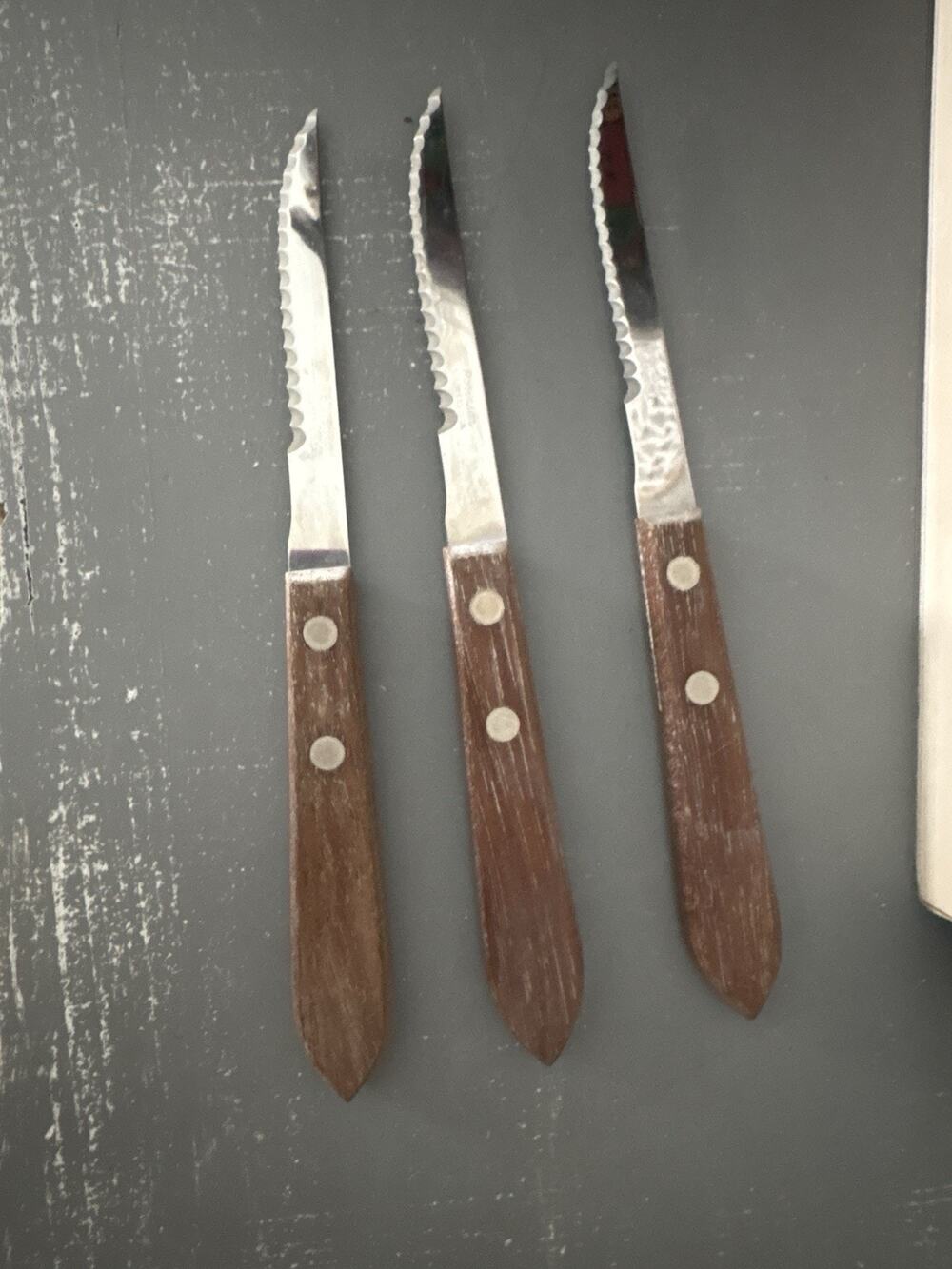 Vintage Robeson Stainless USA Serrated Steak Knives Wood Handles Set of 3